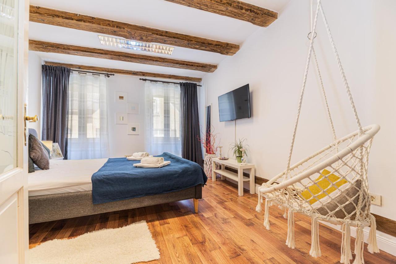Apartment Lamp House