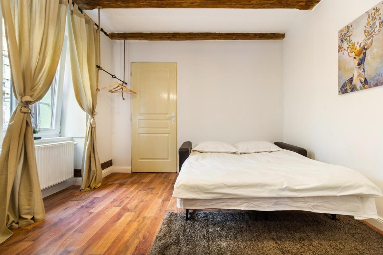 Apartment Lamp House Brasov